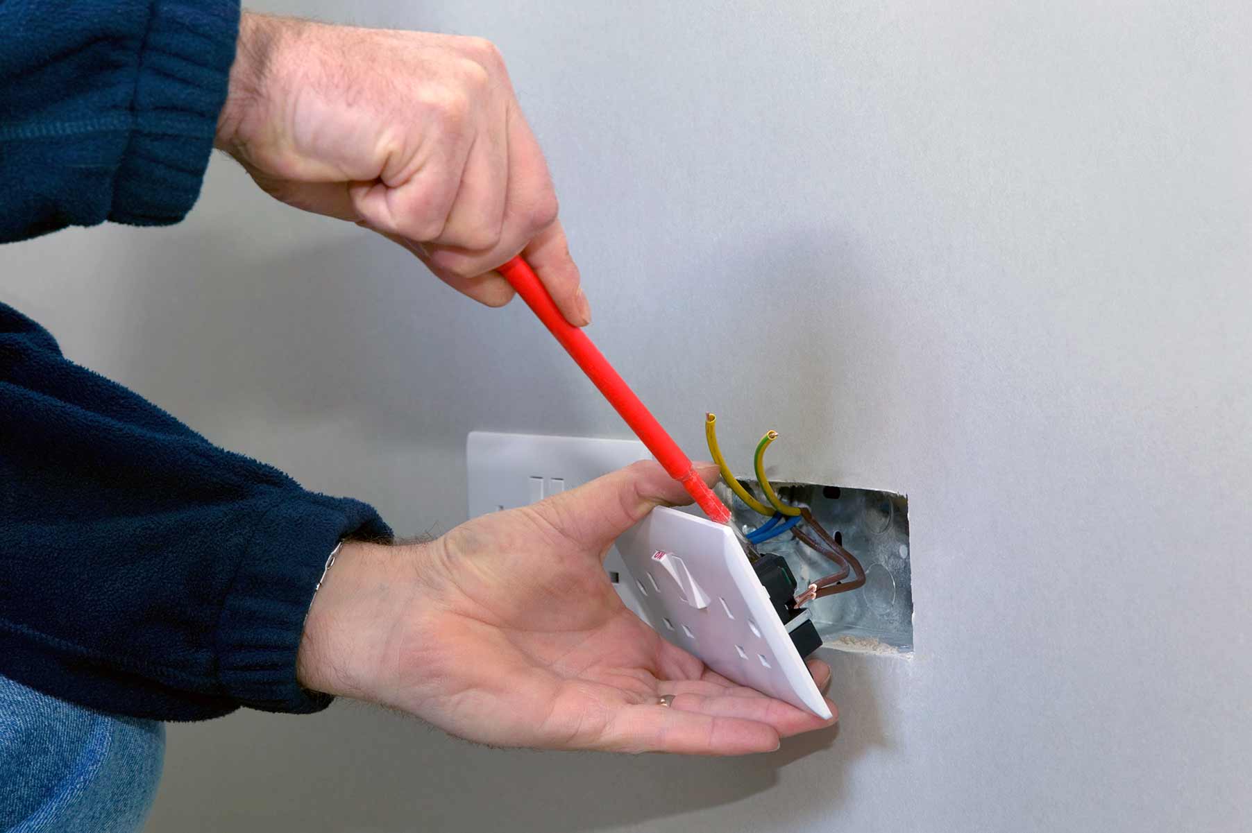 Our electricians can install plug sockets for domestic and commercial proeprties in Stanford Le Hope and the local area. 
